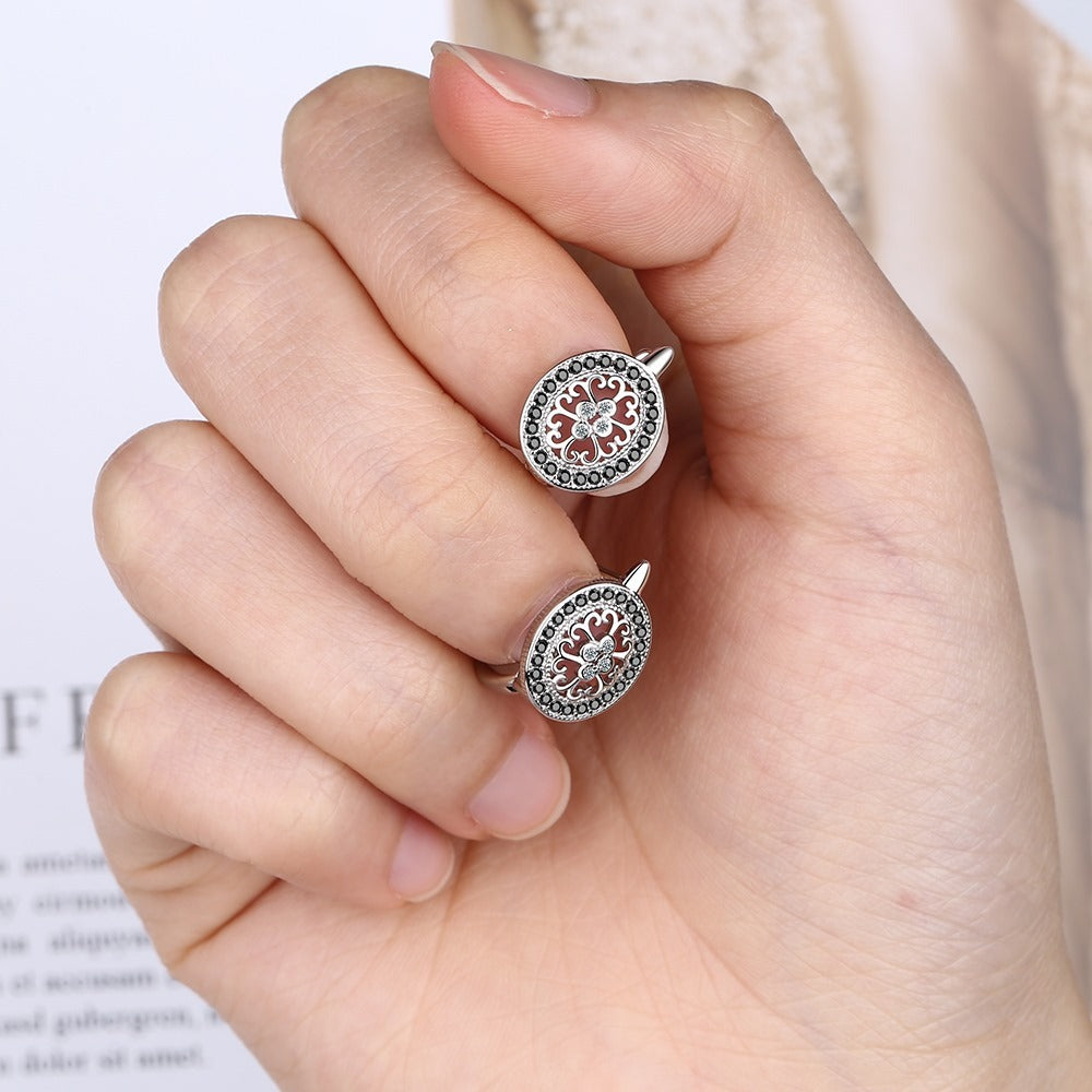 Diamond-encrusted Round Ear Clip Small Ear Rings